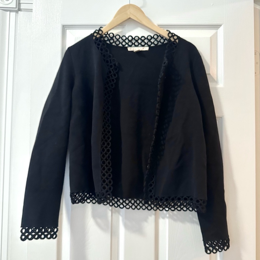 Belford - cardigan with circle lace details!